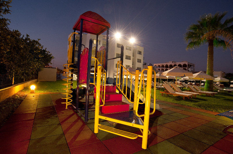 Frixos Suites Hotel Apts 보로클리니 외부 사진